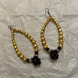 Handmade Elegant Gold and Black Beaded Earrings